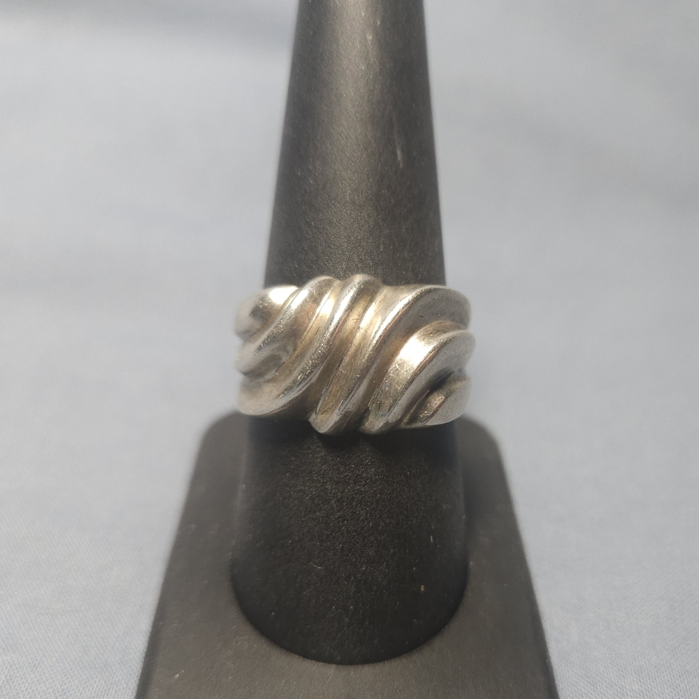 VTG Sterling Silver Chunky Scalloped Stamped Ring 9